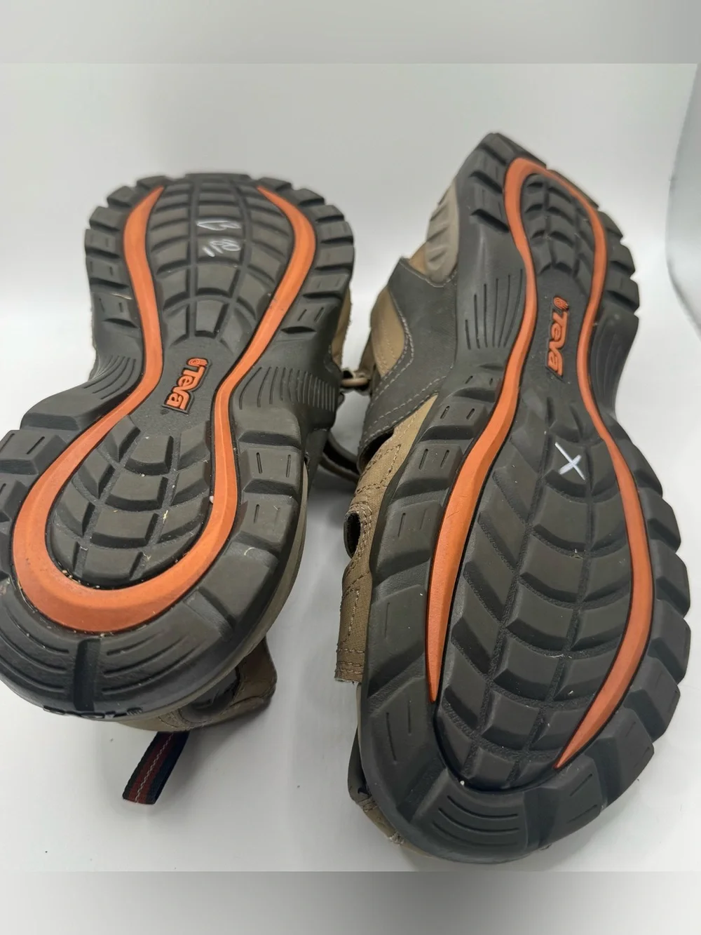 Teva Forebay Closed Toe Fisherman Sandals Mens Size 10 Brown Hiking Sport Water